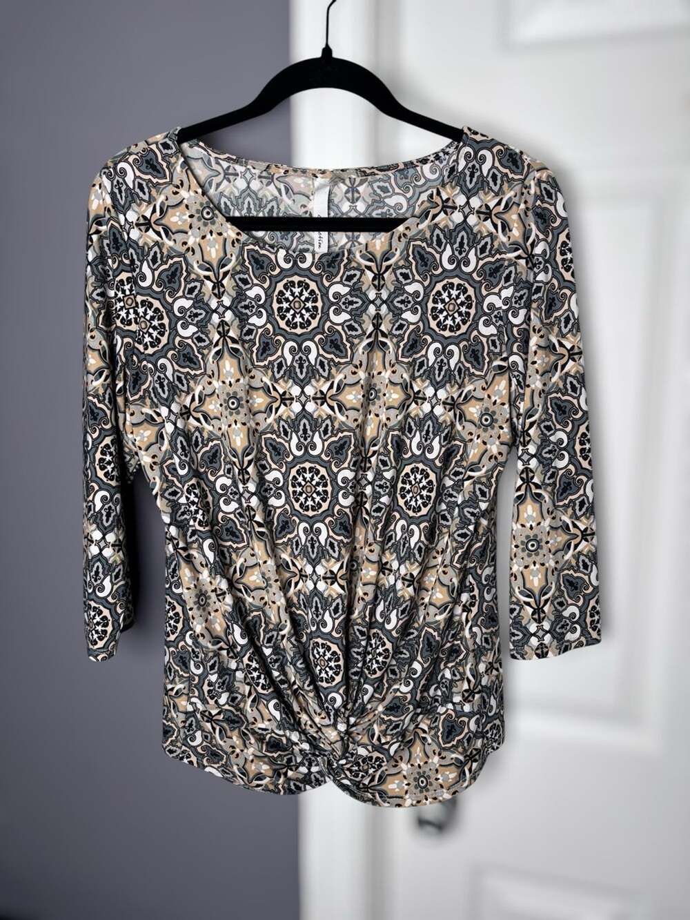 NY Collection Tan Gray Geometric Print Twist Front Blouse Large